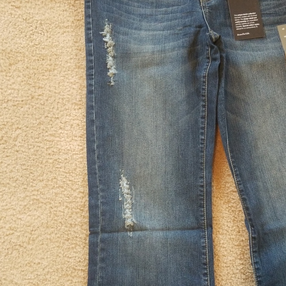 Low Rise Bootcut Jeans - Picture 3 of 8